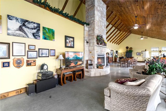 126 Mariana DR A, Red Rock, TX 78662