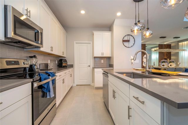 8964 TAKEAWAY WAY, Davenport, FL 33896