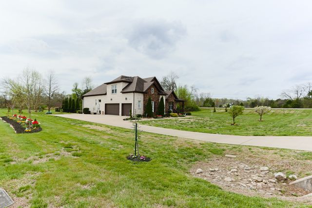 1700 Zevon Ct, Spring Hill, TN 37174