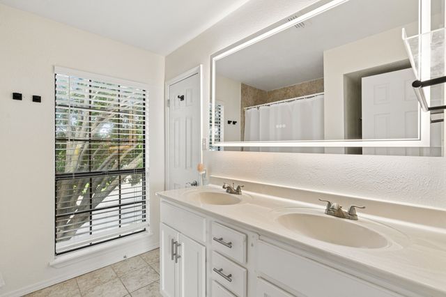 5633 Powers Street, The Colony, TX 75056