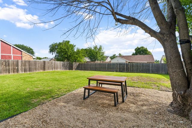 5633 Powers Street, The Colony, TX 75056