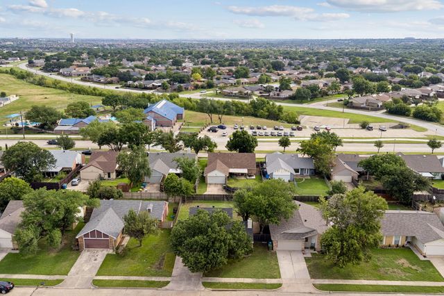 5633 Powers Street, The Colony, TX 75056