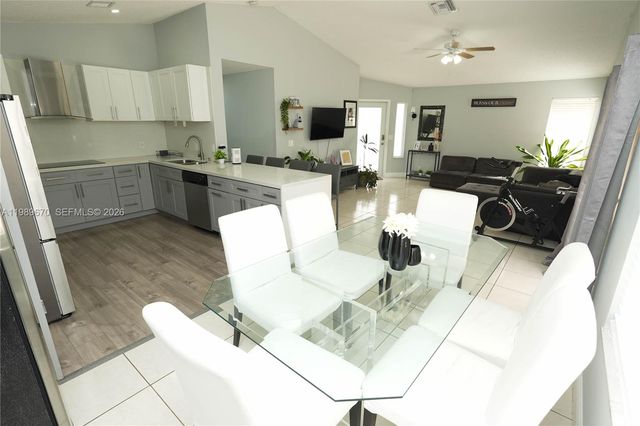 3460 NW 21st St, Coconut Creek, FL 33066