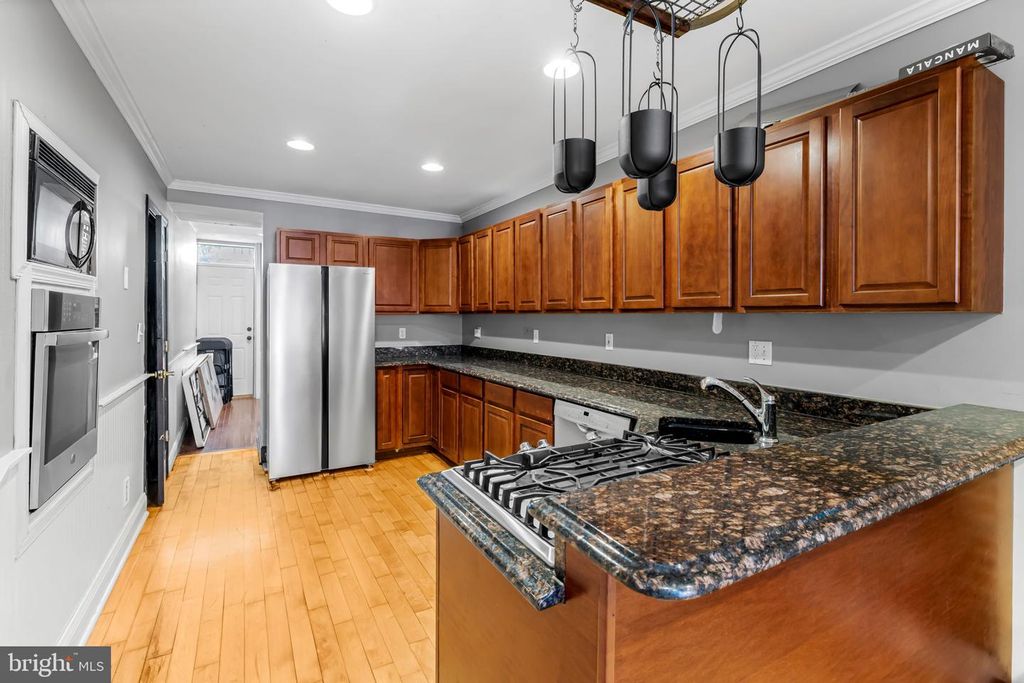 Image 12 of property listing at 1314 LIGHT ST, Baltimore, MD 21230
