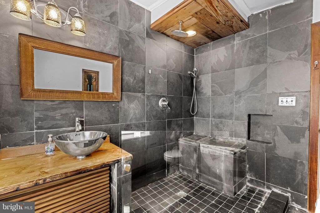 Image 31 of property listing at 1314 LIGHT ST, Baltimore, MD 21230