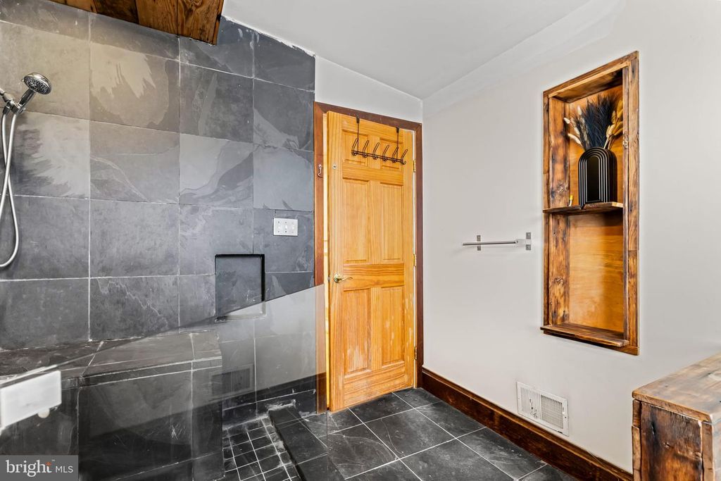 Image 32 of property listing at 1314 LIGHT ST, Baltimore, MD 21230
