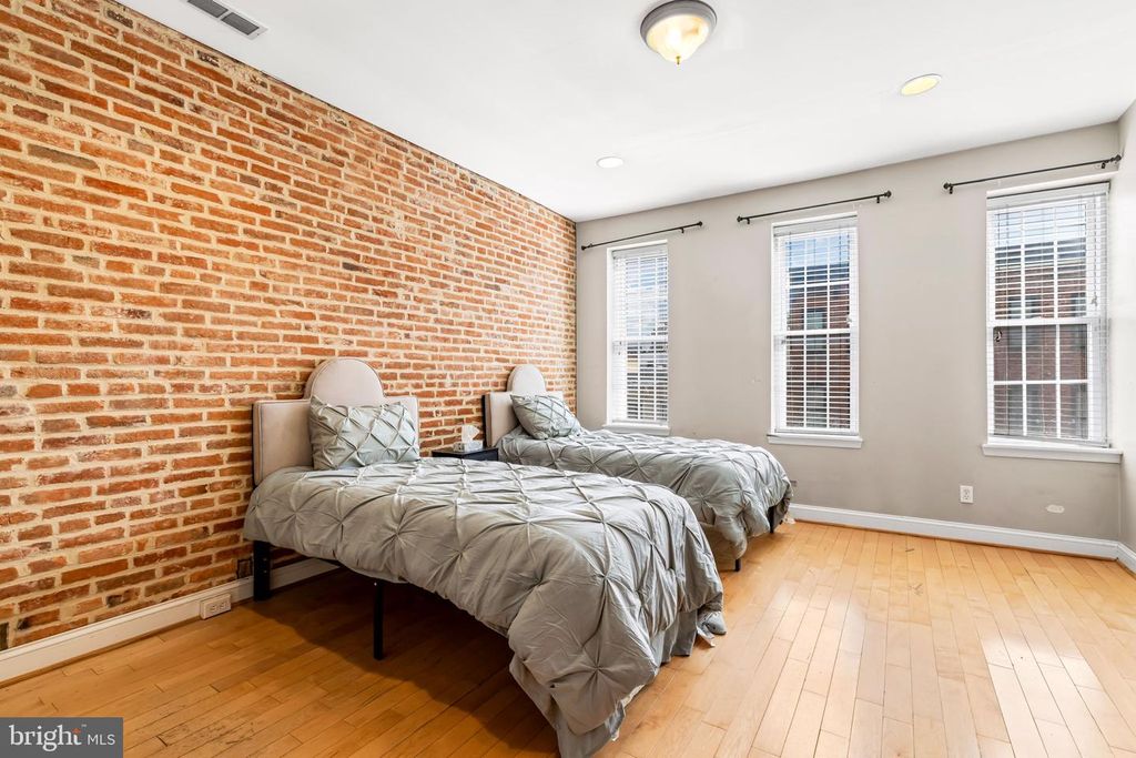 Image 37 of property listing at 1314 LIGHT ST, Baltimore, MD 21230