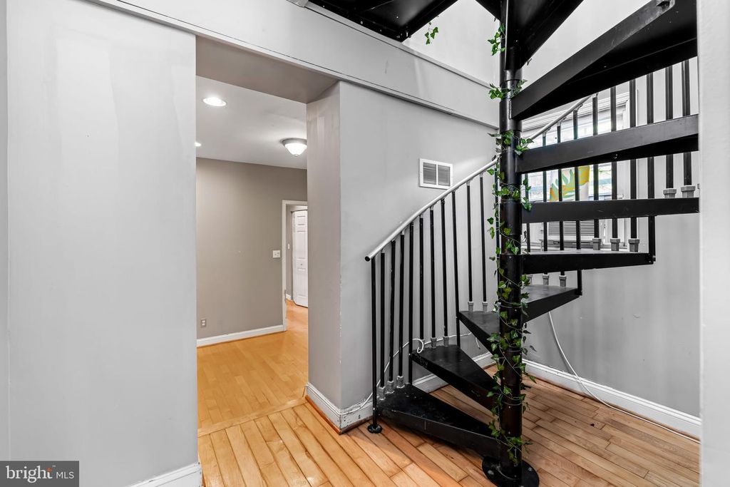 Image 39 of property listing at 1314 LIGHT ST, Baltimore, MD 21230