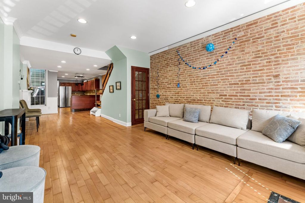 Image 8 of property listing at 1314 LIGHT ST, Baltimore, MD 21230
