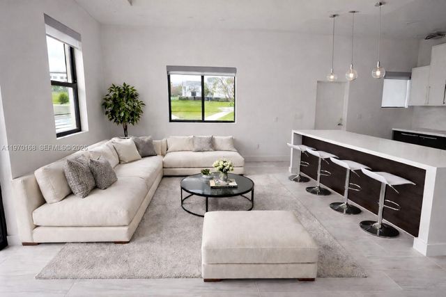 4384 NW 8th Ct 4384, Plantation, FL 33317