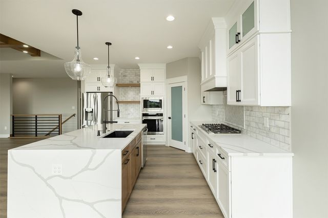 16412 N Valley Drive, Urbandale, IA 50111