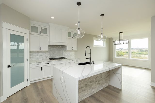 16412 N Valley Drive, Urbandale, IA 50111