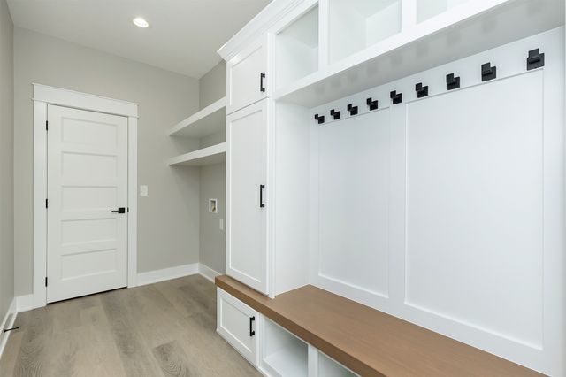 16412 N Valley Drive, Urbandale, IA 50111