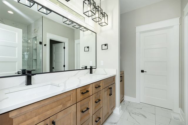 16412 N Valley Drive, Urbandale, IA 50111