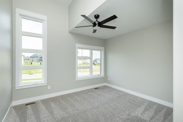 16412 N Valley Drive, Urbandale, IA 50111