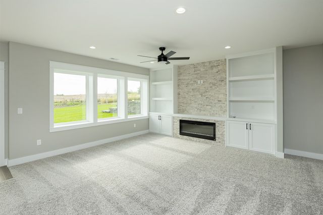 16412 N Valley Drive, Urbandale, IA 50111