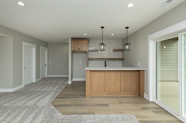 16412 N Valley Drive, Urbandale, IA 50111