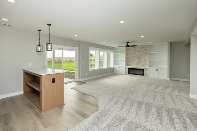 16412 N Valley Drive, Urbandale, IA 50111