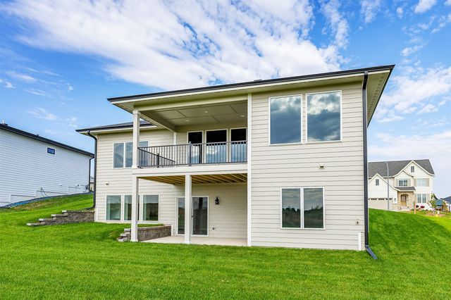 16412 N Valley Drive, Urbandale, IA 50111