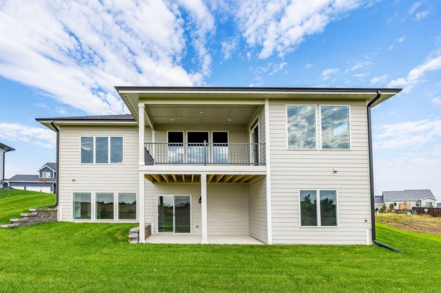 16412 N Valley Drive, Urbandale, IA 50111