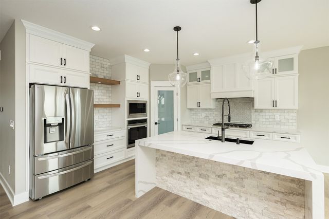 16412 N Valley Drive, Urbandale, IA 50111