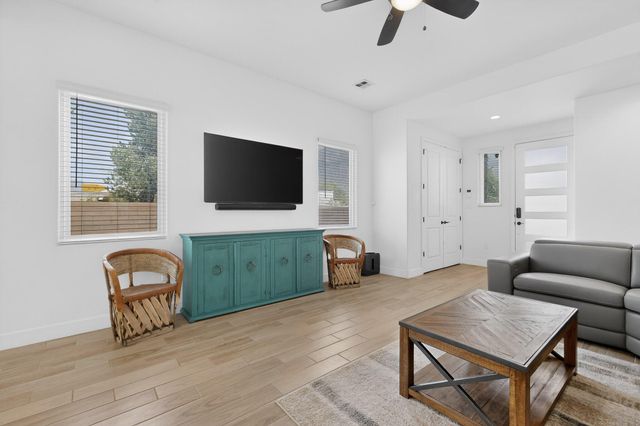 819 Horned Owl Drive NE, Albuquerque, NM 87122