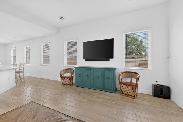 819 Horned Owl Drive NE, Albuquerque, NM 87122