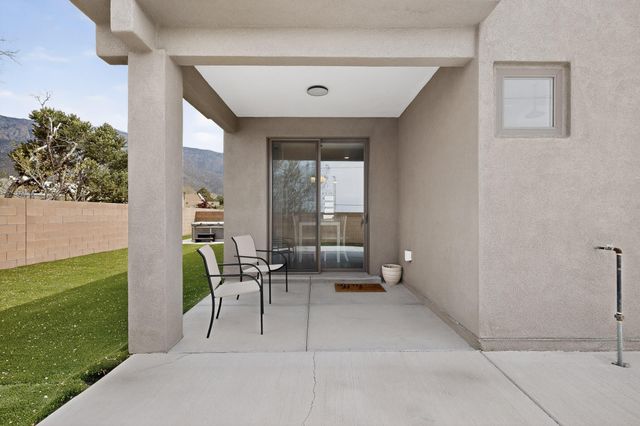 819 Horned Owl Drive NE, Albuquerque, NM 87122