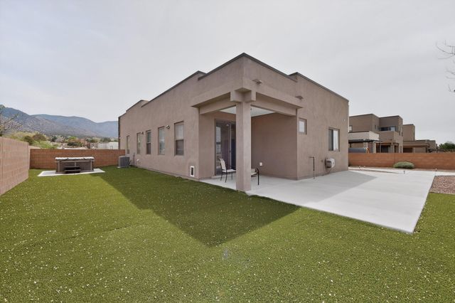 819 Horned Owl Drive NE, Albuquerque, NM 87122