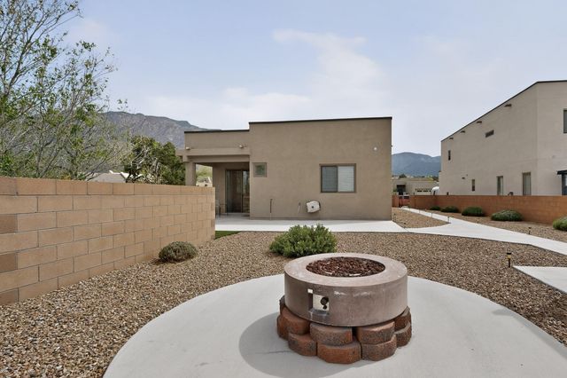 819 Horned Owl Drive NE, Albuquerque, NM 87122