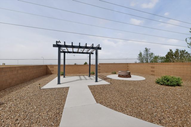 819 Horned Owl Drive NE, Albuquerque, NM 87122