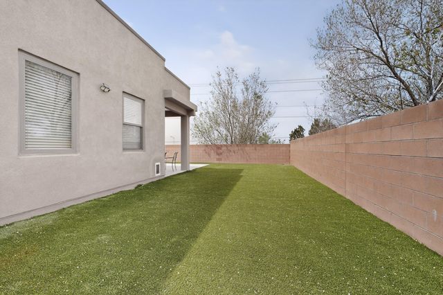 819 Horned Owl Drive NE, Albuquerque, NM 87122