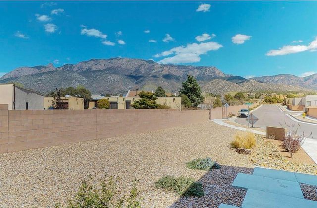 819 Horned Owl Drive NE, Albuquerque, NM 87122