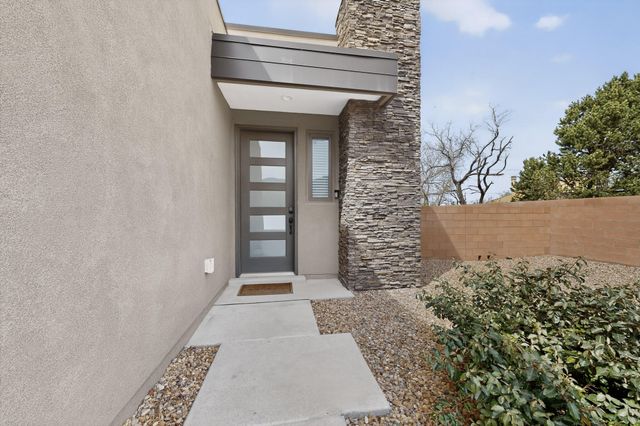 819 Horned Owl Drive NE, Albuquerque, NM 87122