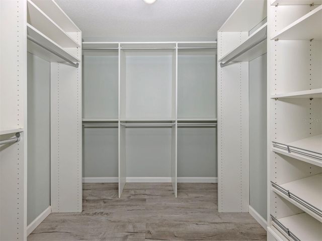 1053 DERIAN PLACE, Nokomis, FL 34275