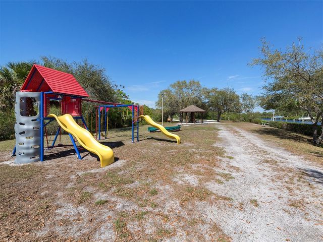 1053 DERIAN PLACE, Nokomis, FL 34275