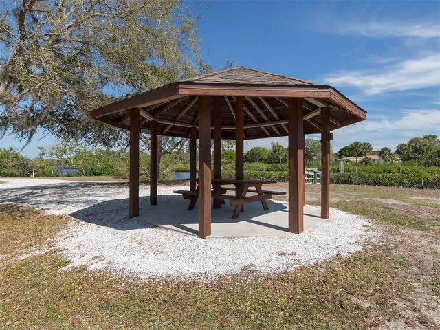 1053 DERIAN PLACE, Nokomis, FL 34275