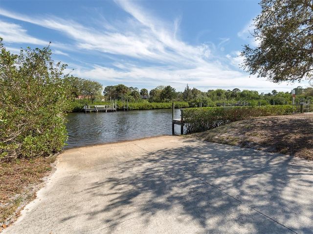1053 DERIAN PLACE, Nokomis, FL 34275