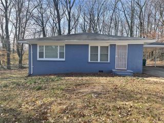 2836 Thompson Circle, Decatur, GA 30034