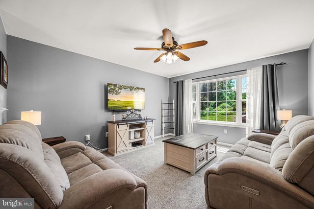 207 RED ROCK CIR, Royersford, PA 19468