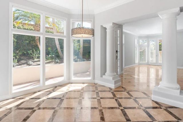 9703 Keeneland Row, La Jolla, CA 92037