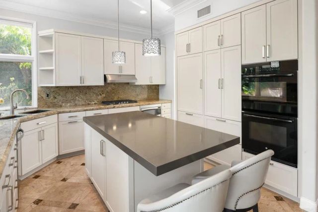 9703 Keeneland Row, La Jolla, CA 92037