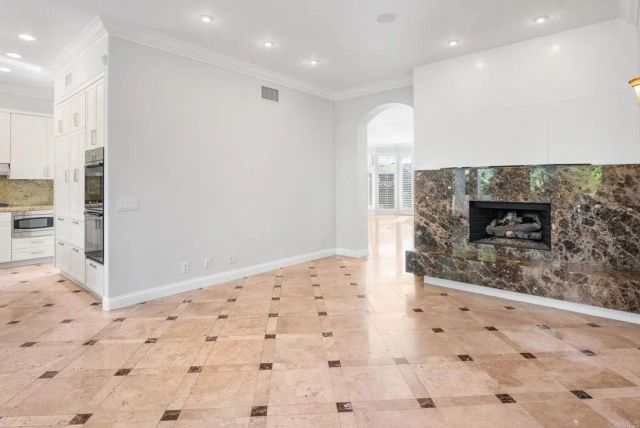 9703 Keeneland Row, La Jolla, CA 92037