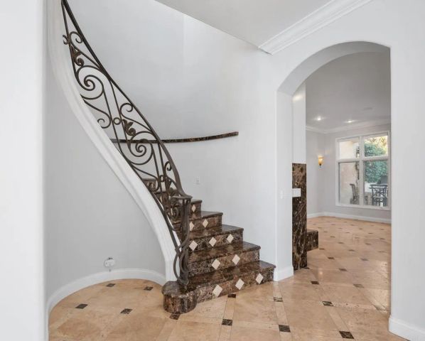 9703 Keeneland Row, La Jolla, CA 92037