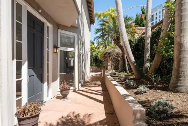 9703 Keeneland Row, La Jolla, CA 92037