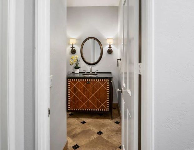 9703 Keeneland Row, La Jolla, CA 92037