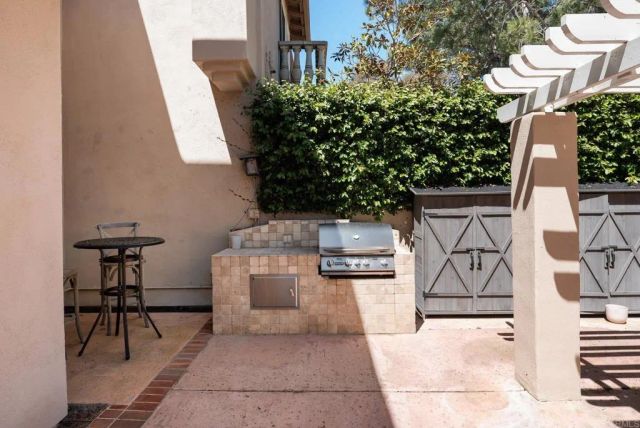 9703 Keeneland Row, La Jolla, CA 92037