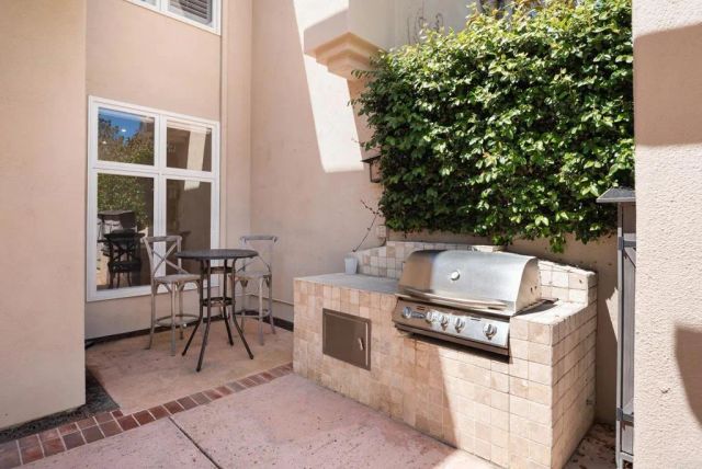 9703 Keeneland Row, La Jolla, CA 92037