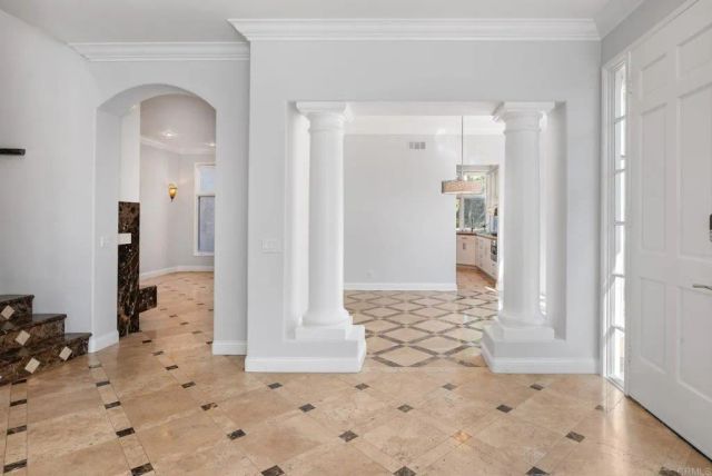 9703 Keeneland Row, La Jolla, CA 92037