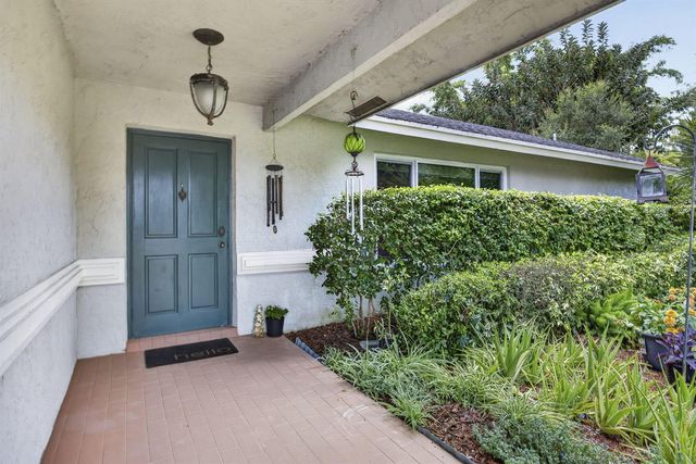 12224 GINGERWOOD Lane, Wellington, FL 33414